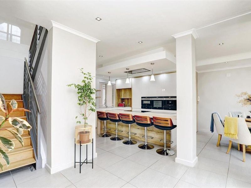 Stunning, Luxurious, Furnished Penthouse For Sale In Tyger Waterfront - Photo 5