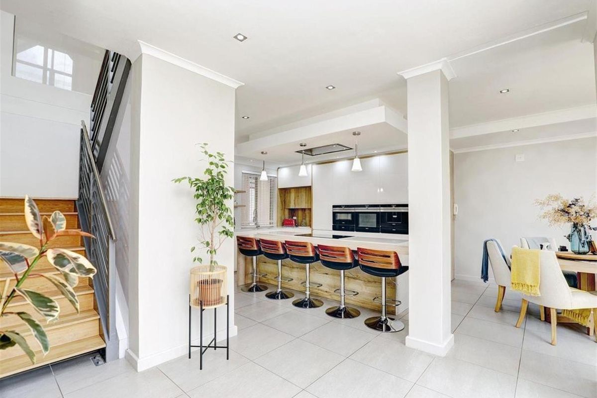 Stunning, Luxurious, Furnished Penthouse For Sale In Tyger Waterfront - Photo 5