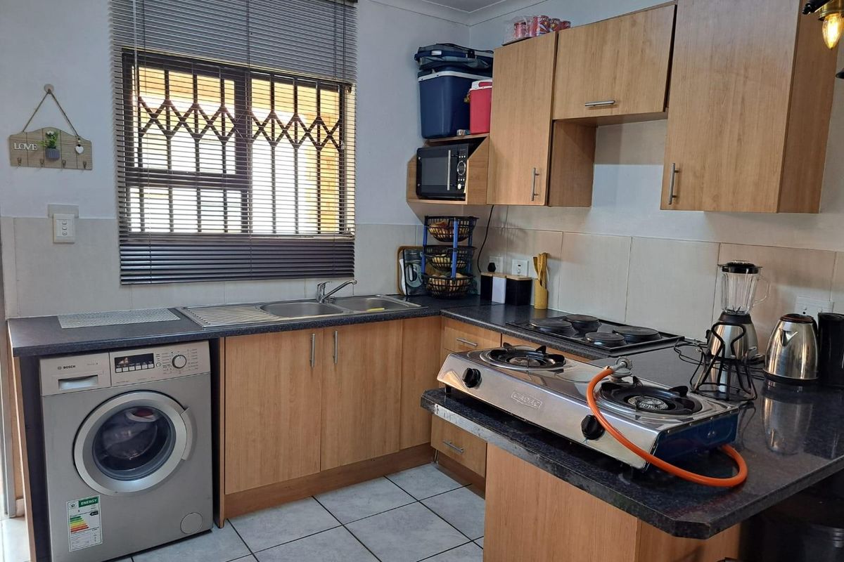 Apartment For Sale in Groblerpark Ext, Roodepoort - Photo 4
