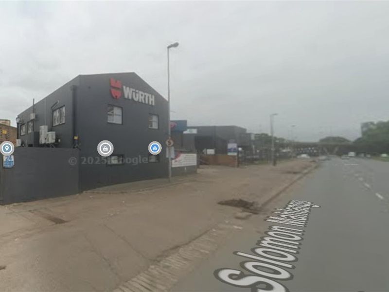 Warehouse and Retail on Prime Road Front To Let. - Photo 2