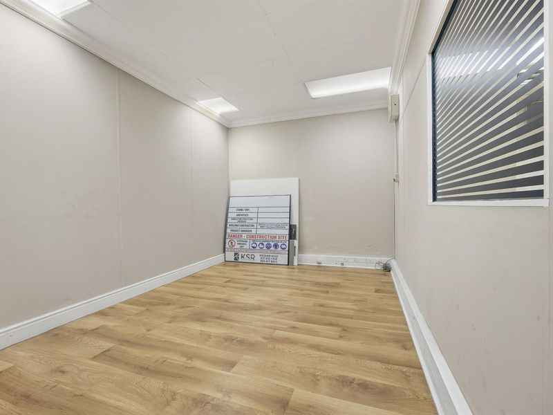 135 m2 Office Space For Sale on Main Road, Paarl - Photo 10