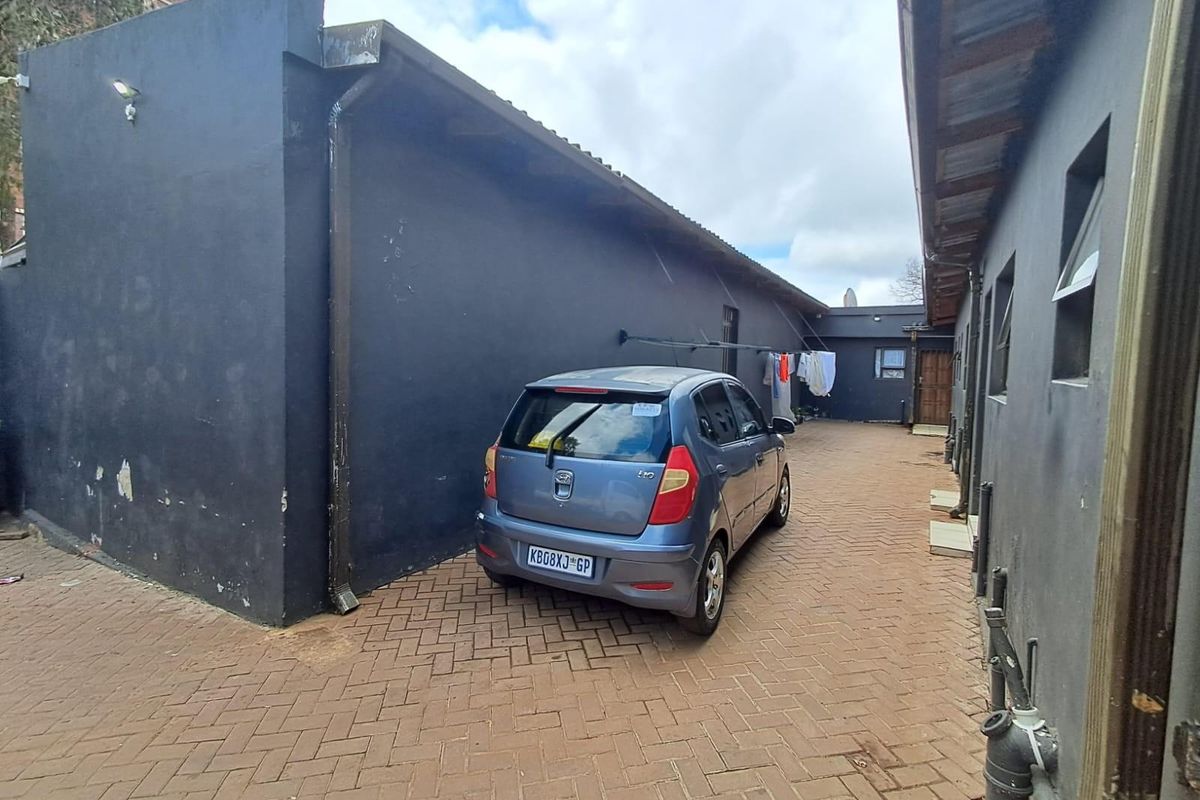 Commercial Property For Sale in Yeoville, Johannesburg - Photo 5