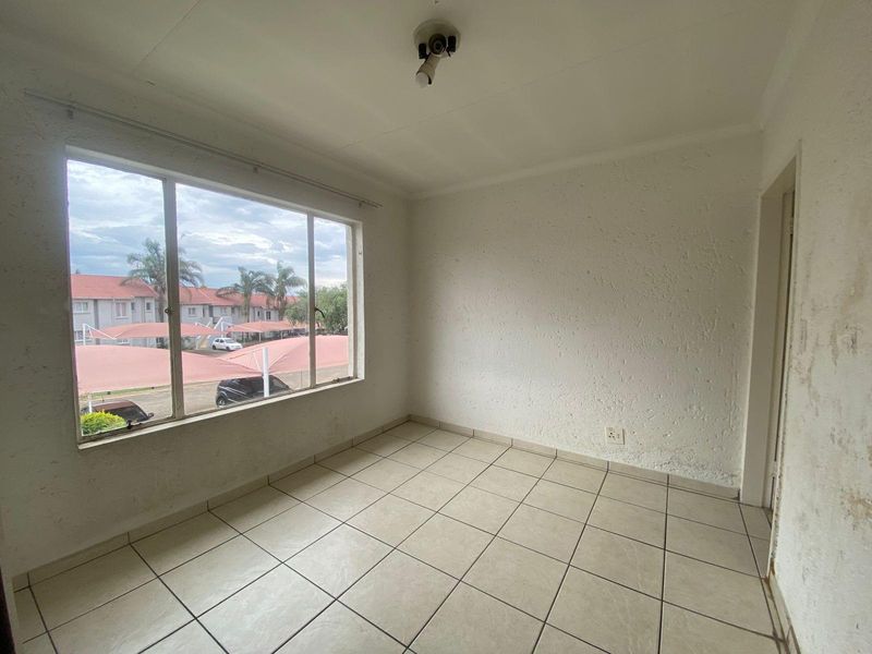 Secure Apartment for sale in Glen Marais - Photo 5