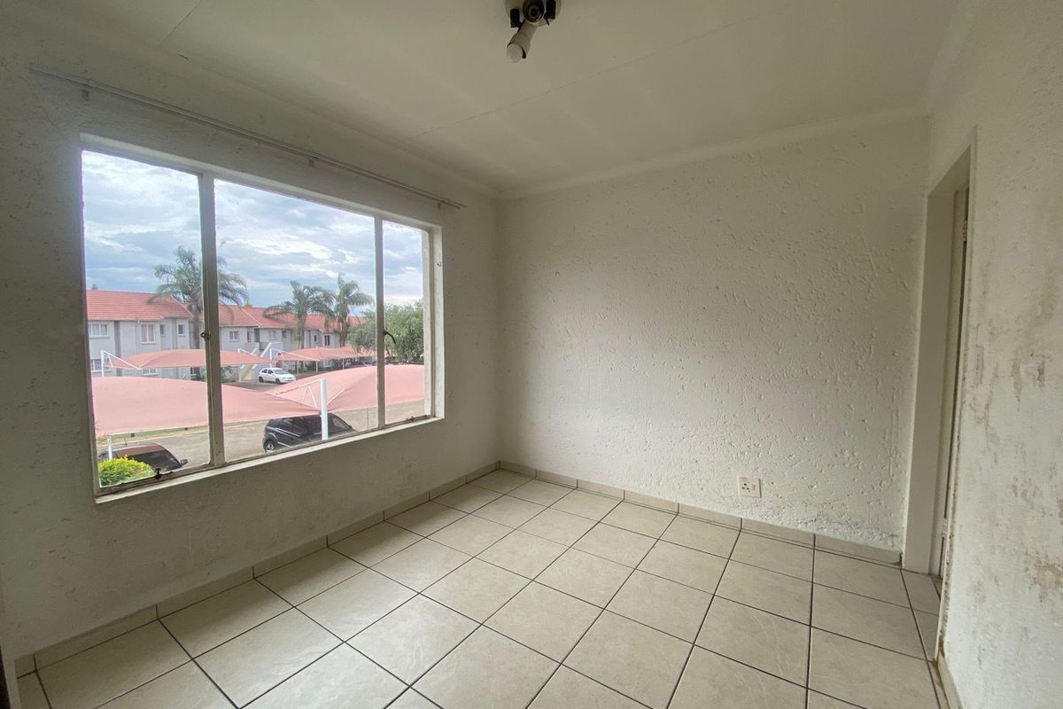 Secure Apartment for sale in Glen Marais - Photo 5
