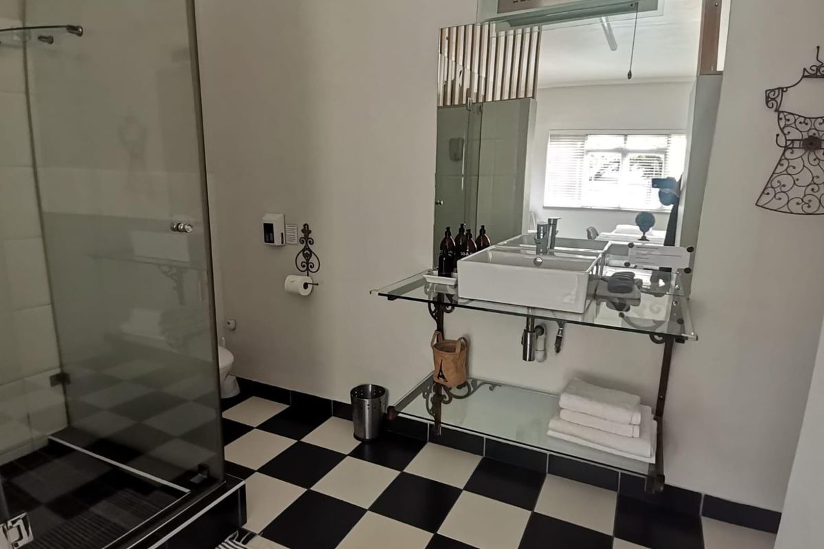 Beautiful Furnished Studio Apartment to Rent in Paarl - Photo 3