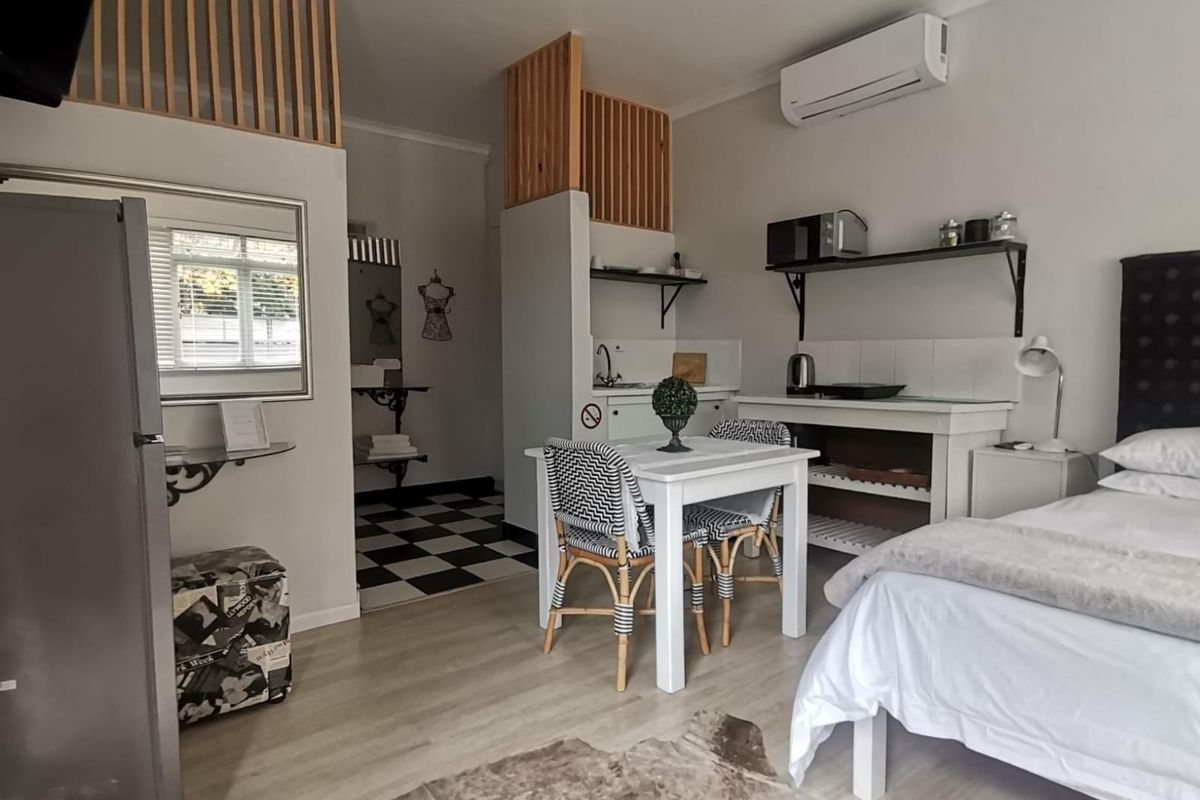Beautiful Furnished Studio Apartment to Rent in Paarl - Photo 2