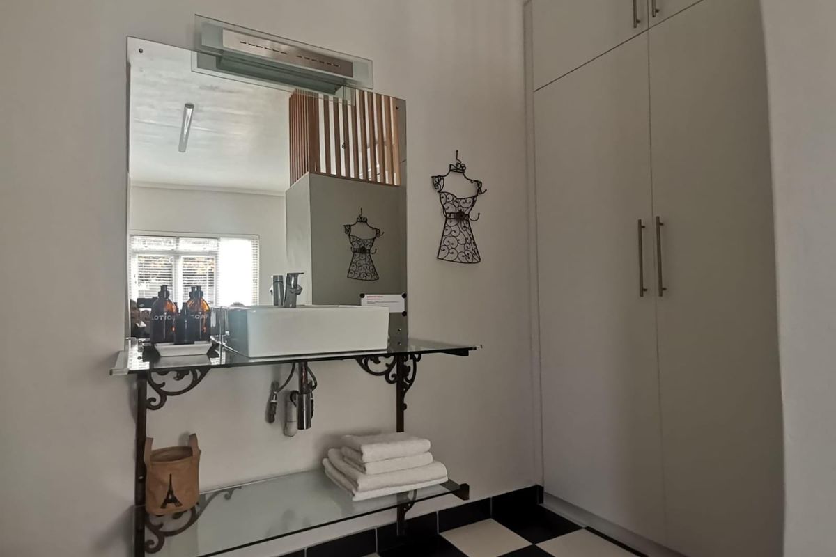 Beautiful Furnished Studio Apartment to Rent in Paarl - Photo 4