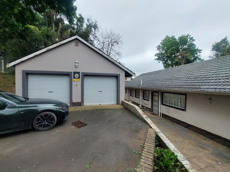 4 bed 2.5 bath property For Sale in Chase Valley Heights, Pietermaritzburg, KwaZulu Natal - Photo 5