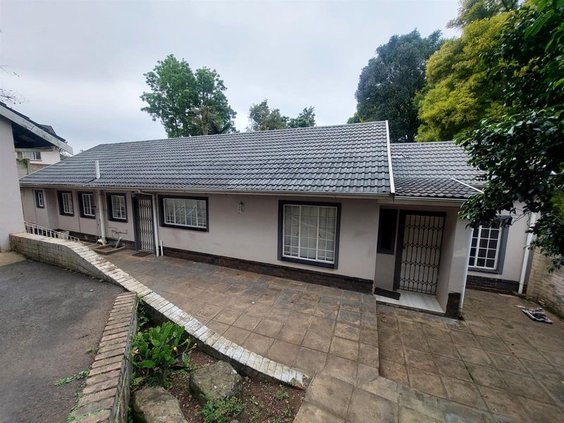 4 bed 2.5 bath property For Sale in Chase Valley Heights, Pietermaritzburg, KwaZulu Natal - Photo 7