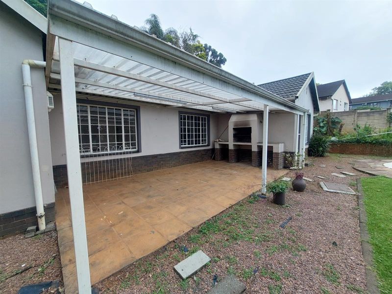 4 bed 2.5 bath property For Sale in Chase Valley Heights, Pietermaritzburg, KwaZulu Natal - Photo 4