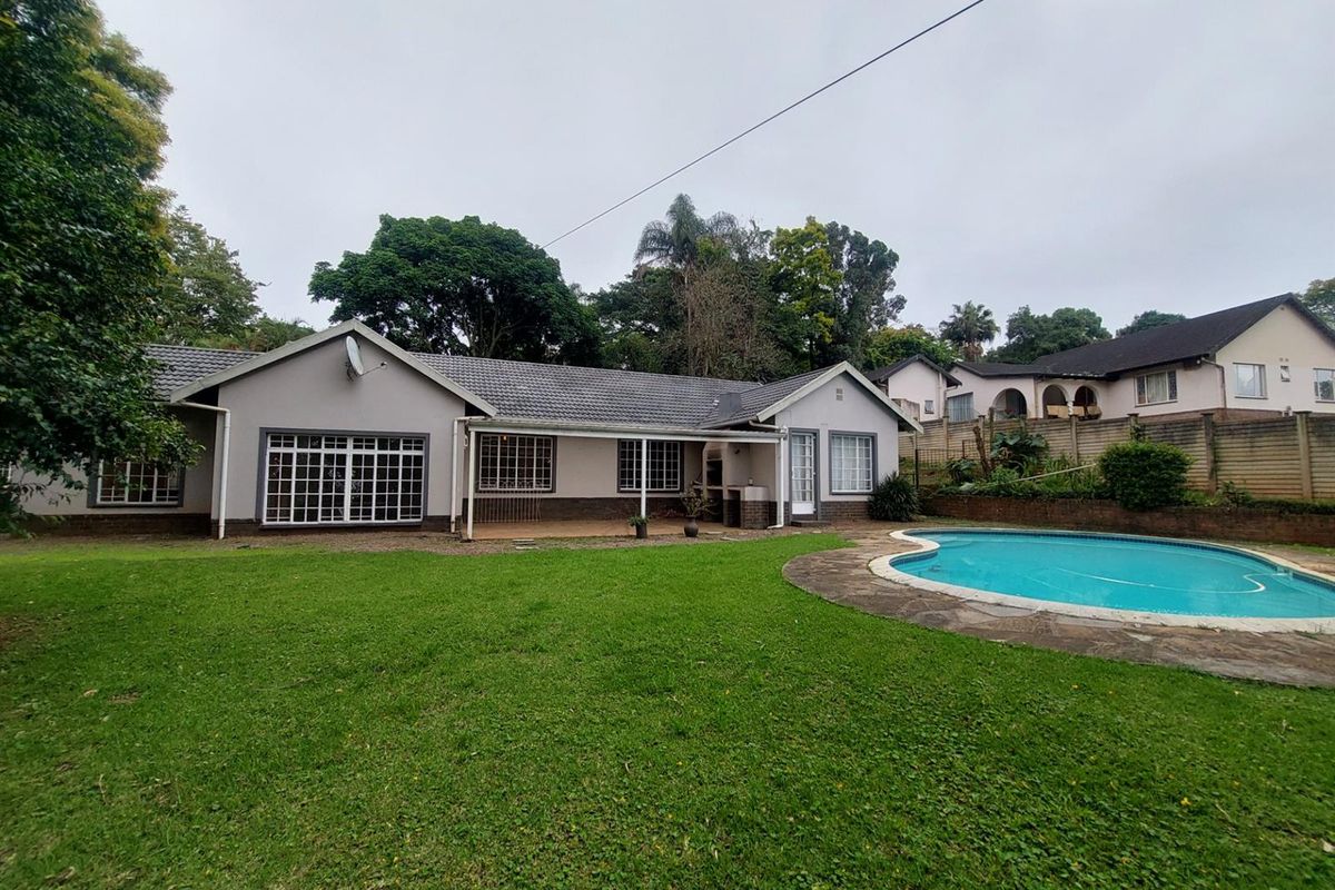 4 bed 2.5 bath property For Sale in Chase Valley Heights, Pietermaritzburg, KwaZulu Natal - Photo 2