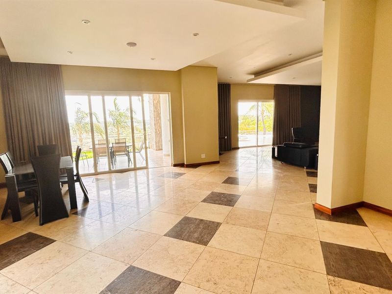 Townhouse To Rent in Waterkloof Ridge, Pretoria - Photo 8