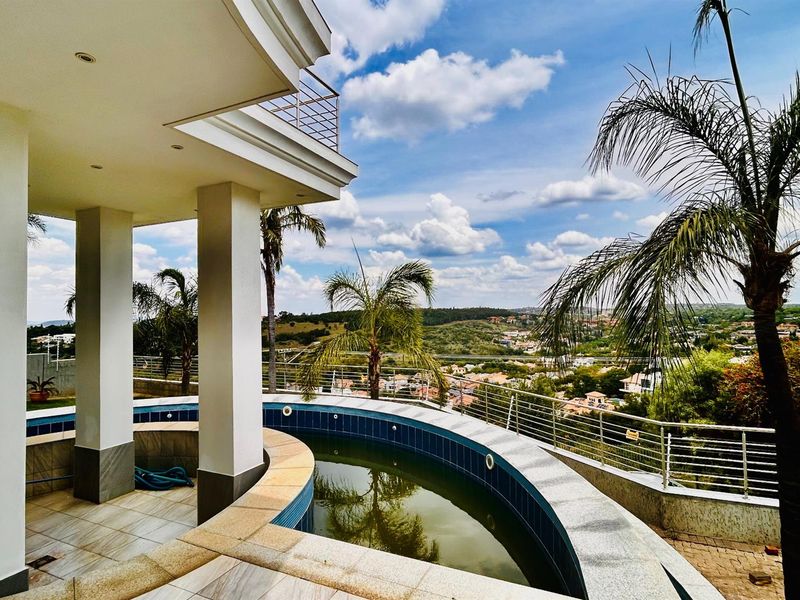 Townhouse To Rent in Waterkloof Ridge, Pretoria - Photo 2