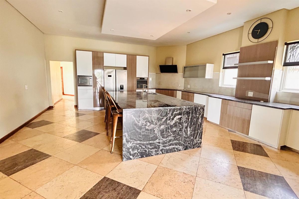 Townhouse To Rent in Waterkloof Ridge, Pretoria - Photo 5