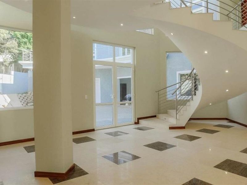 Ideally Located Mansion to Rent - Waterkloof Ridge - Photo 6