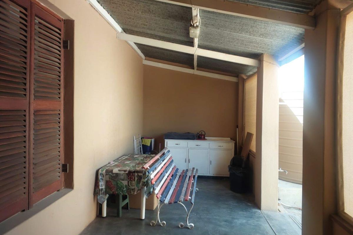 House For Sale in Ladismith - Photo 4