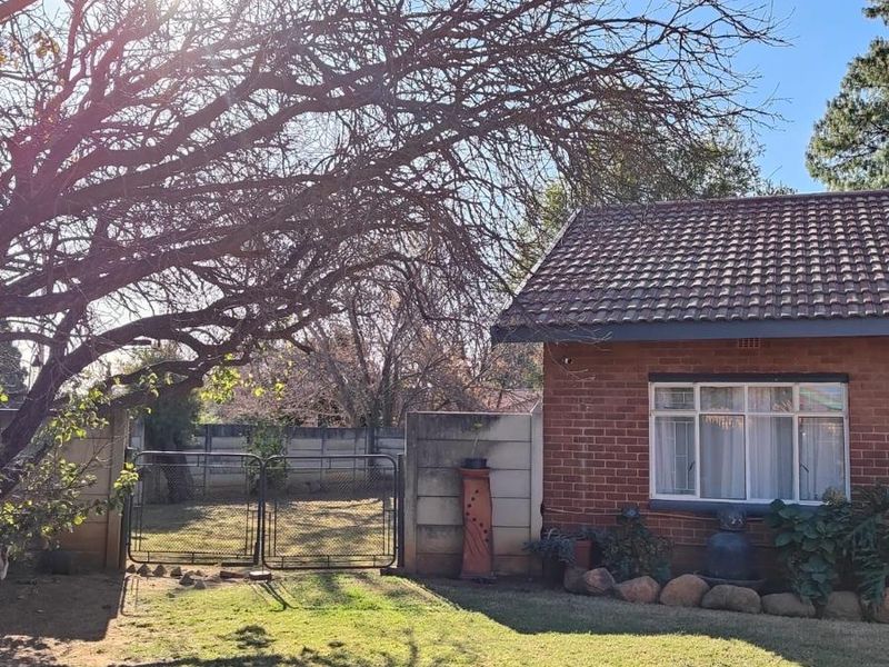 Modern Family Home - Photo 7