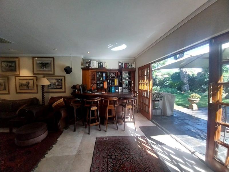 Beautiful Low-Maintenance 3-Bedroom Family Home in a Sought-After Area - Photo 5