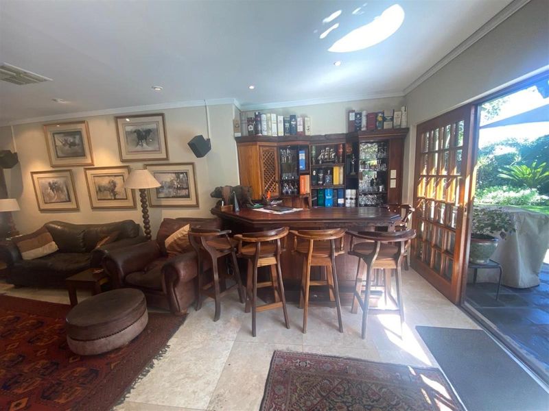 Beautiful Low-Maintenance 3-Bedroom Family Home in a Sought-After Area - Photo 8