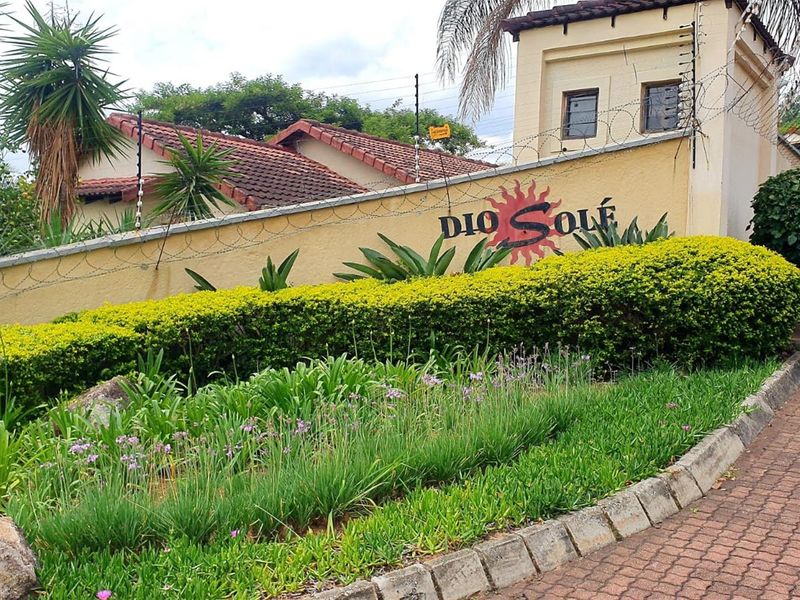 Amazing 4-Bedroom Beauty in Dio Solé, Stonehenge - Photo 2