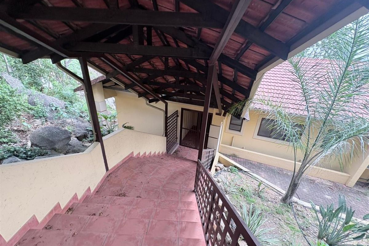 Amazing 4-Bedroom Beauty in Dio Solé, Stonehenge - Photo 5