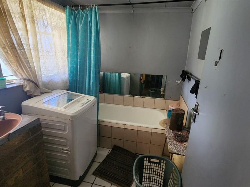 Small Holding For Sale in Witpoortjie AH, Brakpan - Photo 5