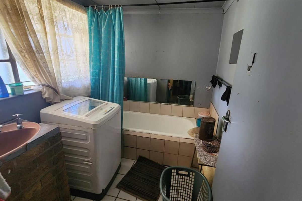 Small Holding For Sale in Witpoortjie AH, Brakpan - Photo 5