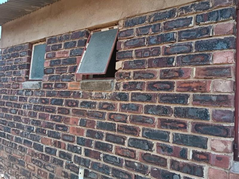 4 Room House For Sale in Mankweng, Polokwane - Photo 4