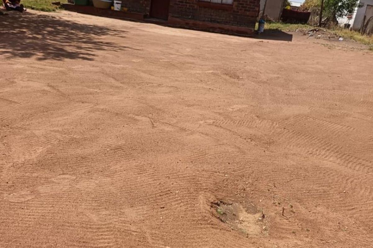 4 Room House For Sale in Mankweng, Polokwane - Photo 2