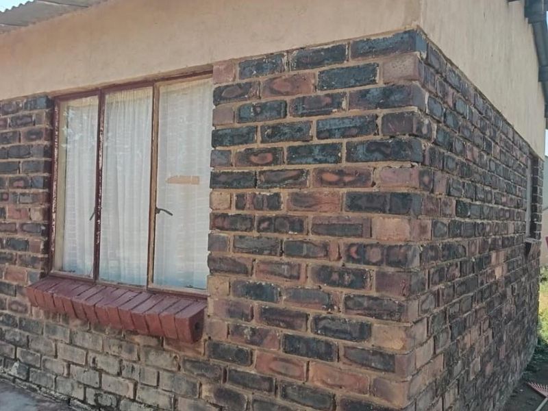 4 Room House For Sale in Mankweng, Polokwane - Photo 3