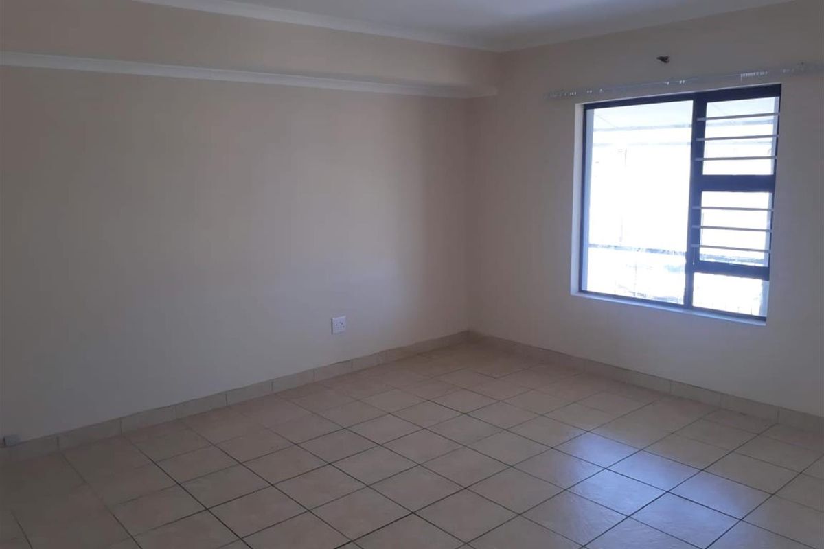 Modern 2-Bedroom Apartment for Sale - great opportunity for Investors or first time home owners - Photo 2