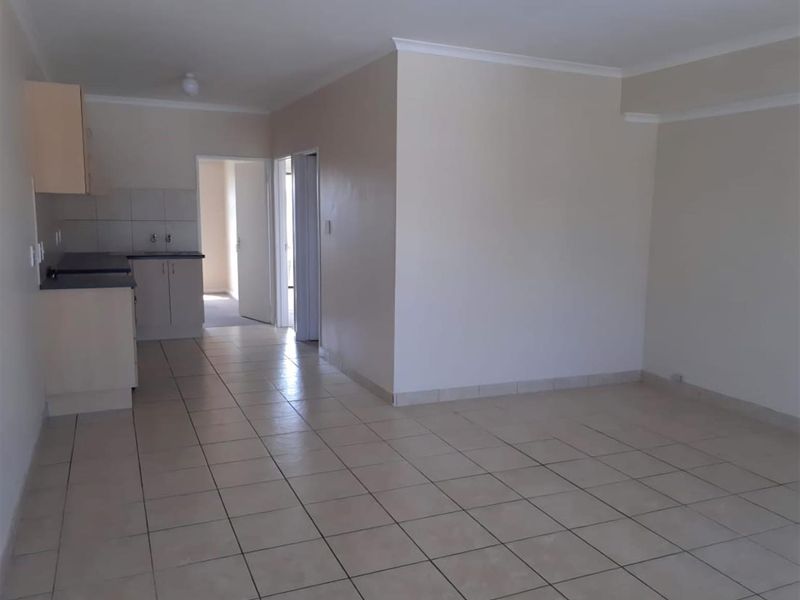 Modern 2-Bedroom Apartment for Sale - great opportunity for Investors or first time home owners - Photo 3