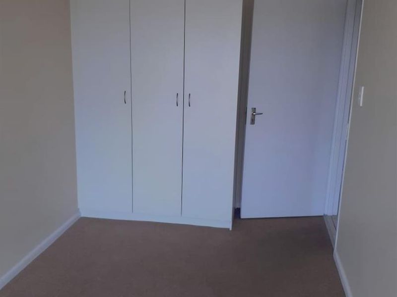 Modern 2-Bedroom Apartment for Sale - great opportunity for Investors or first time home owners - Photo 7