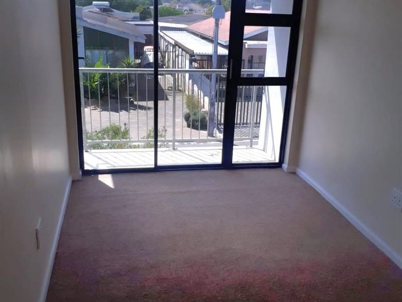 Modern 2-Bedroom Apartment for Sale - great opportunity for Investors or first time home owners - Photo 6