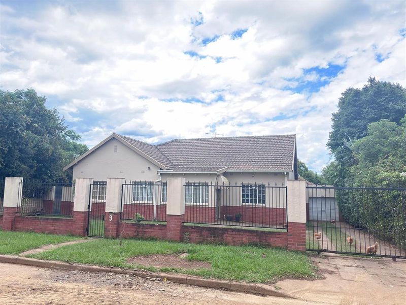 Prime UKZN Student Investment - 200m from the main campus Science Department - Photo 2