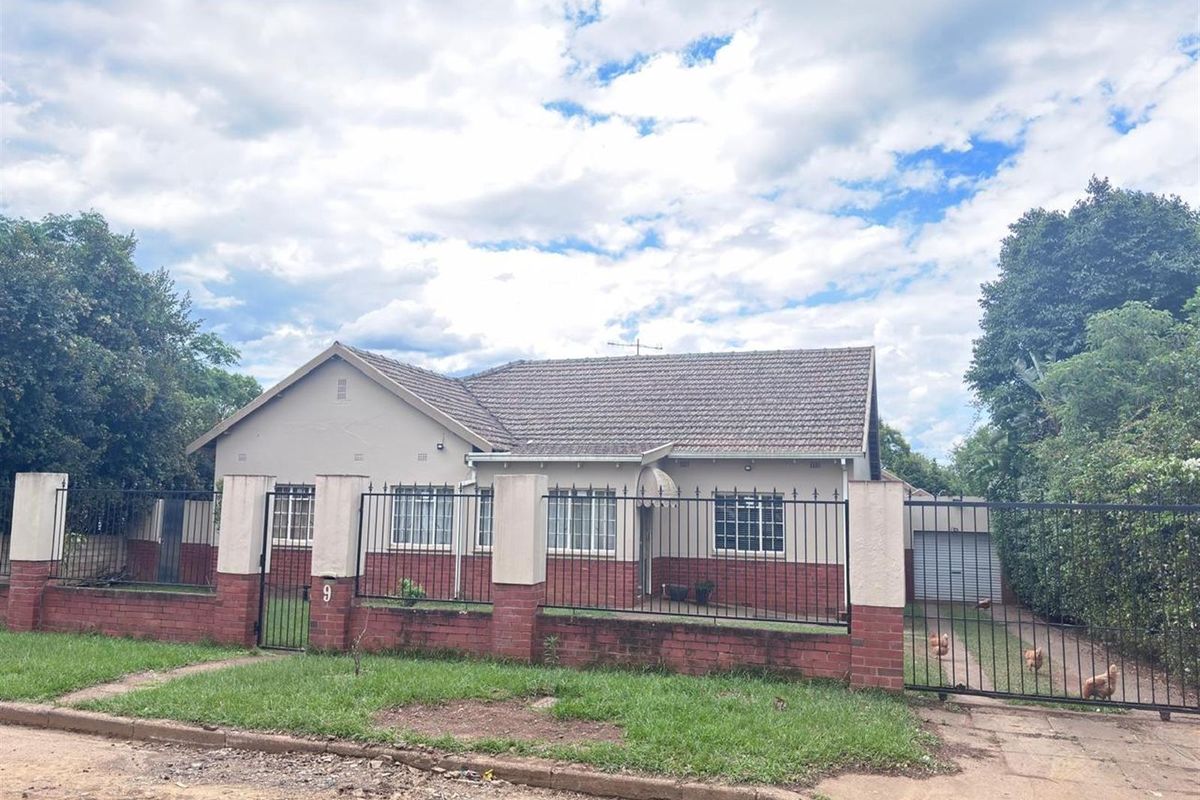 Prime UKZN Student Investment - 200m from the main campus Science Department - Photo 2