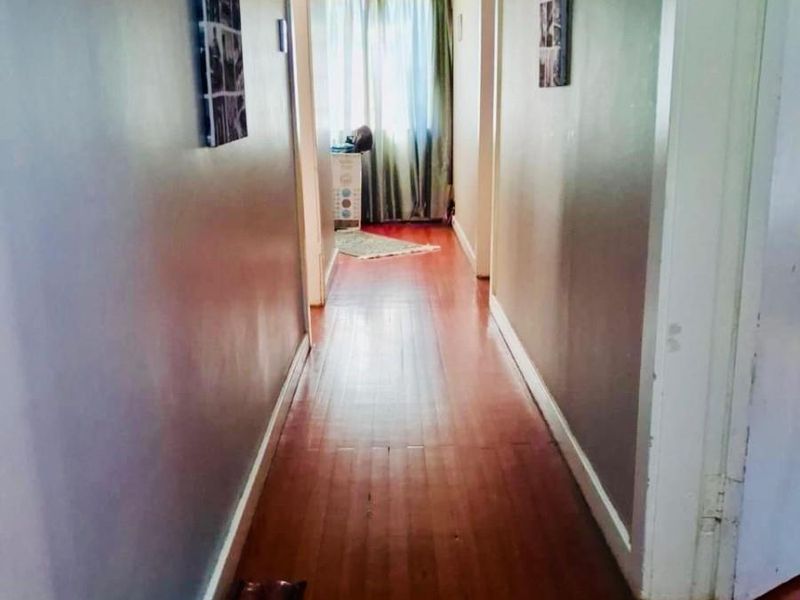 Prime UKZN Student Investment - 200m from the main campus Science Department - Photo 9