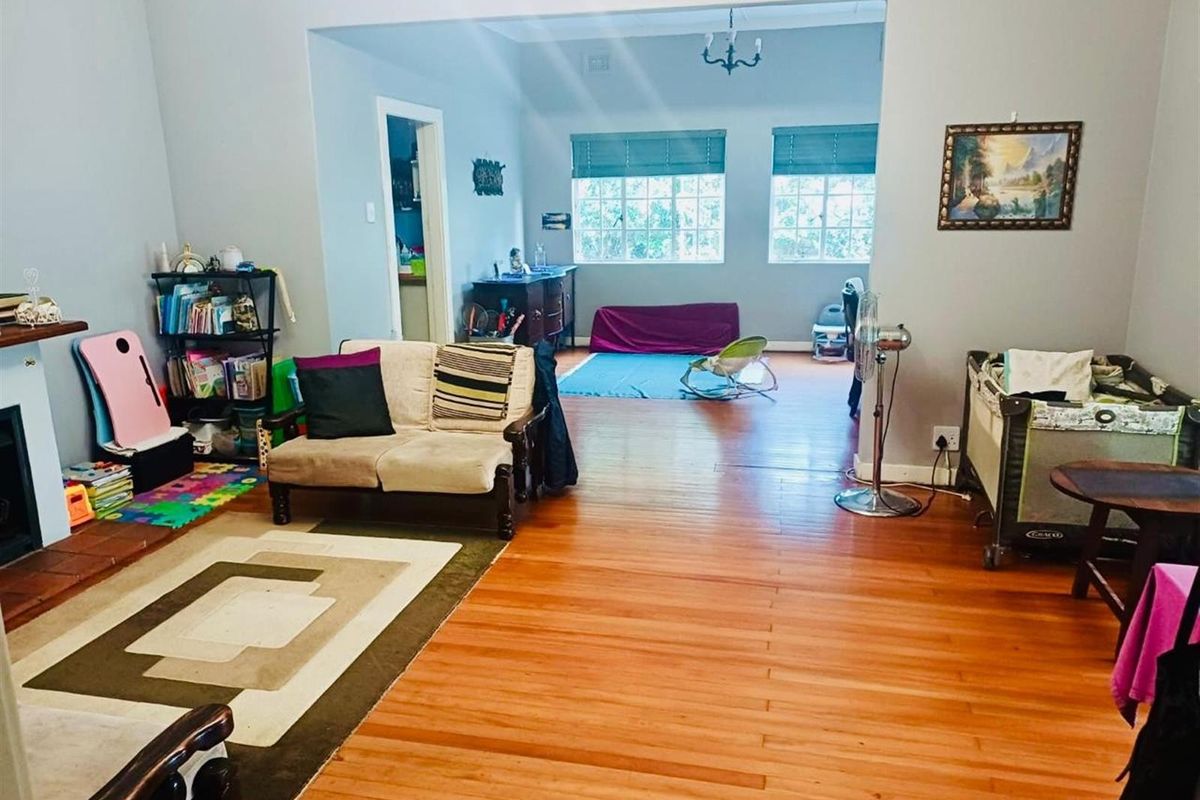 Prime UKZN Student Investment - 200m from the main campus Science Department - Photo 5