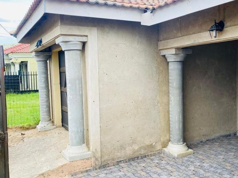 House For Sale in Bhekuzulu, Vryheid, KwaZulu Natal - Photo 1