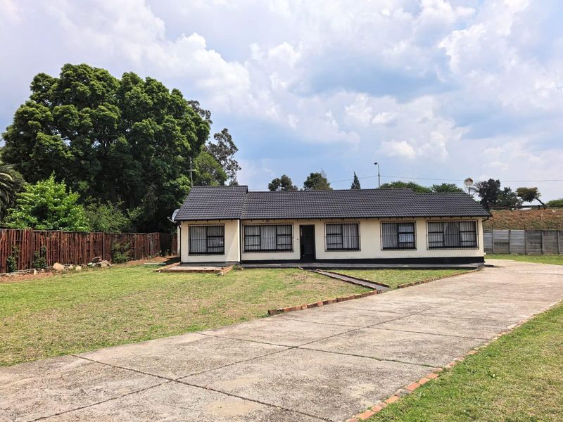 Charming Four Bedroom Home Move In Ready With  Yard That Is A Canvas - Photo 2