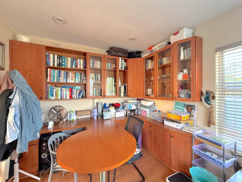 Timeless Luxury in Prestigious Dainfern Golf Estate - Photo 10