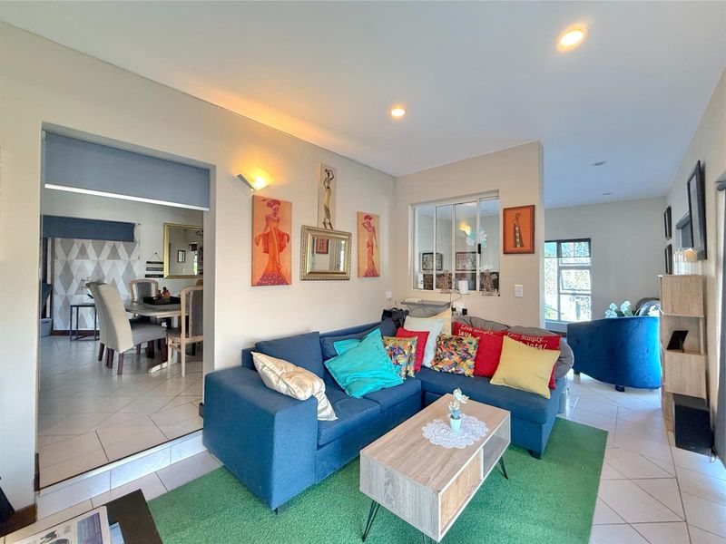 Timeless Luxury in Prestigious Dainfern Golf Estate - Photo 8