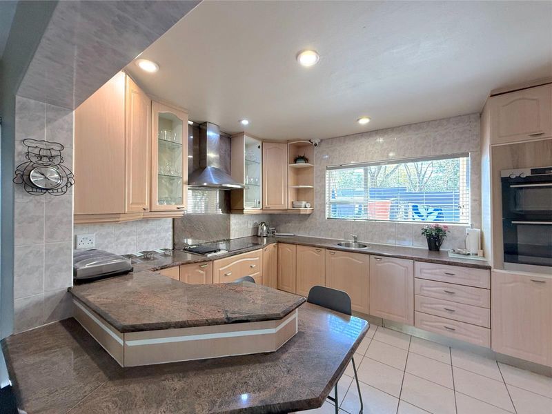 Timeless Luxury in Prestigious Dainfern Golf Estate - Photo 4