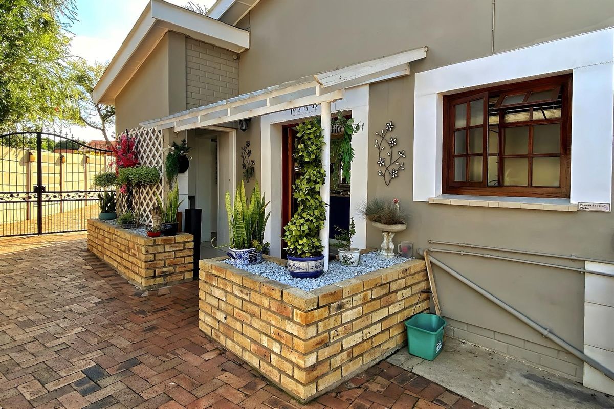 Luxury Living in Levyvale: Property with Flatlet Possibility | Listed by Danté Koen, eXp Realty - Photo 5