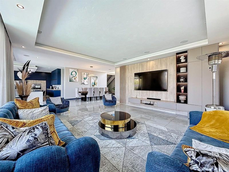 Elegant 5-Bedroom, 5.5 Bath Family Home - The Hills Game Reserve Estate, Pretoria East - Photo 9