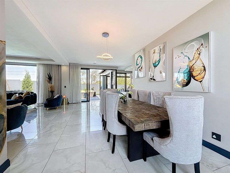 Elegant 5-Bedroom, 5.5 Bath Family Home - The Hills Game Reserve Estate, Pretoria East - Photo 7