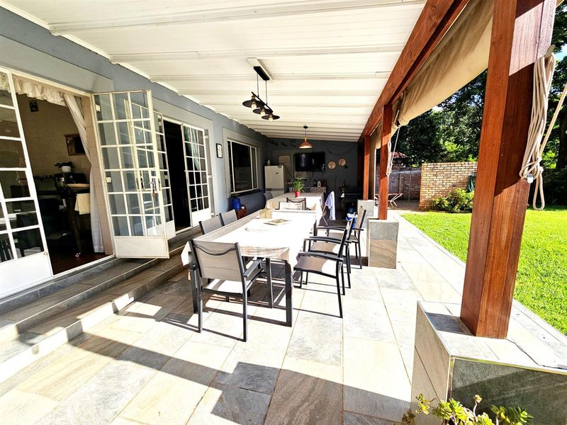 Family and friends  welcome... for generations. Clubview - Photo 2