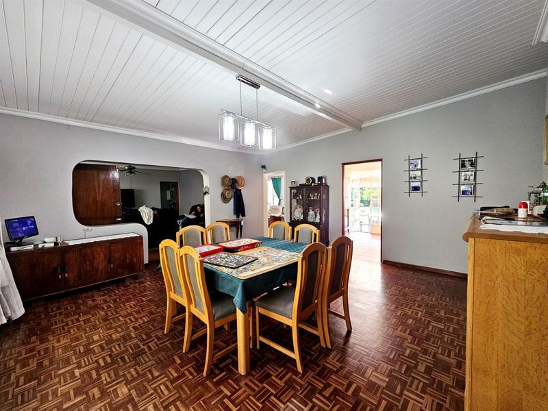 Family and friends  welcome... for generations. Clubview - Photo 10