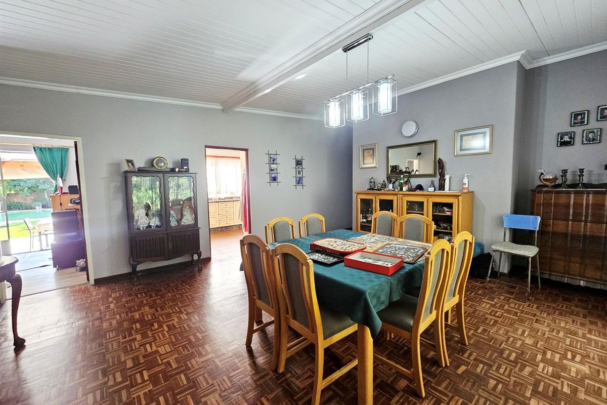 Family and friends  welcome... for generations. Clubview - Photo 4