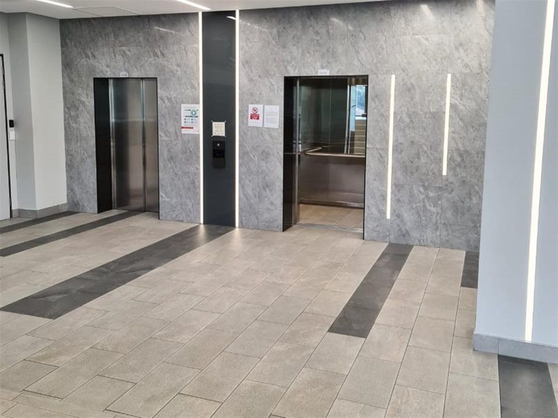 Apartment For Sale in Rosebank Johannesburg - Photo 10